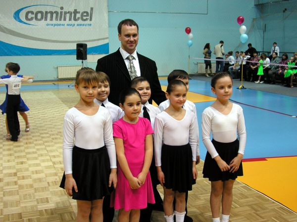  Первый конкурс бального танца танца у детей Нажмите, чтобы посмотреть в полный размер 