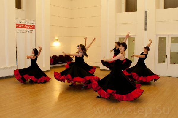  испанский танец - постановка танцевального номера Нажмите, чтобы посмотреть в полный размер 
