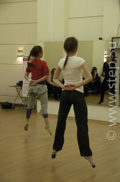  Урок танца модерн - урок левитации Нажмите, чтобы посмотреть в полный размер 
